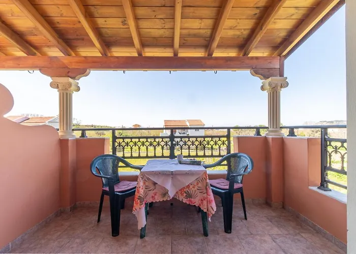 Апартаменты Giannis 6 *